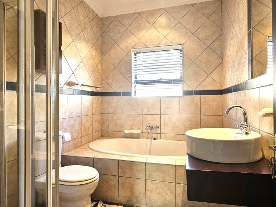 3 Bedroom Property for Sale in Jeffreys Bay Central Eastern Cape